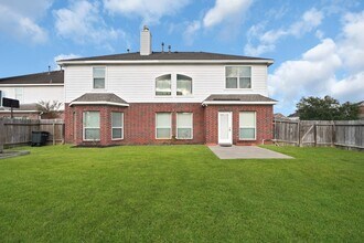 Building Photo - 18123 Memorial Falls Dr