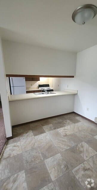Building Photo - 931 Oconto Ave