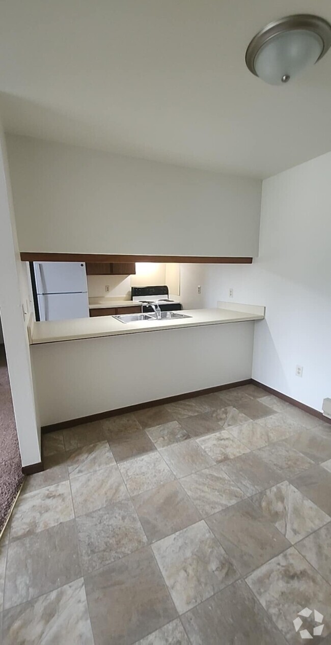 Building Photo - 931 Oconto Ave