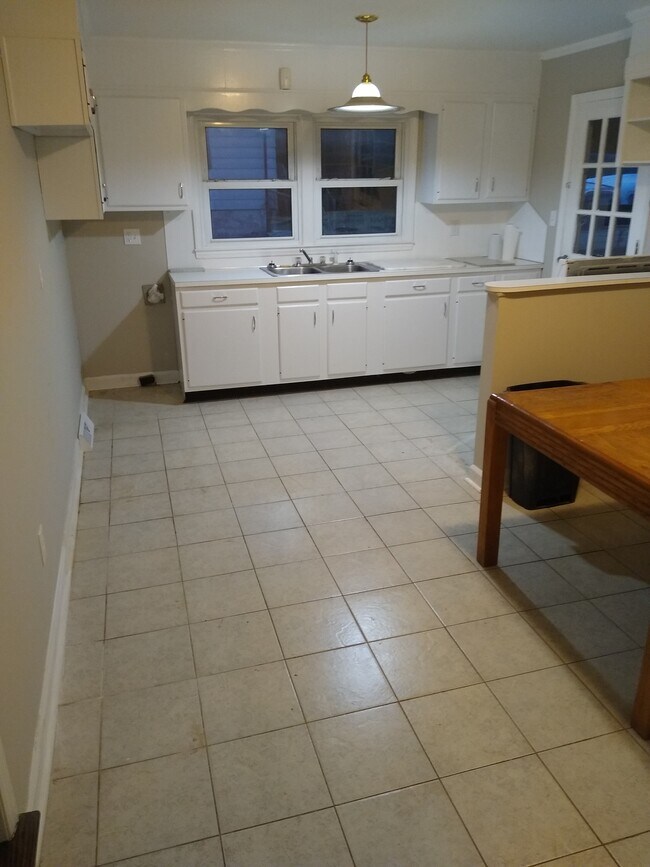 Foto del edificio - 1627 Browns Ave