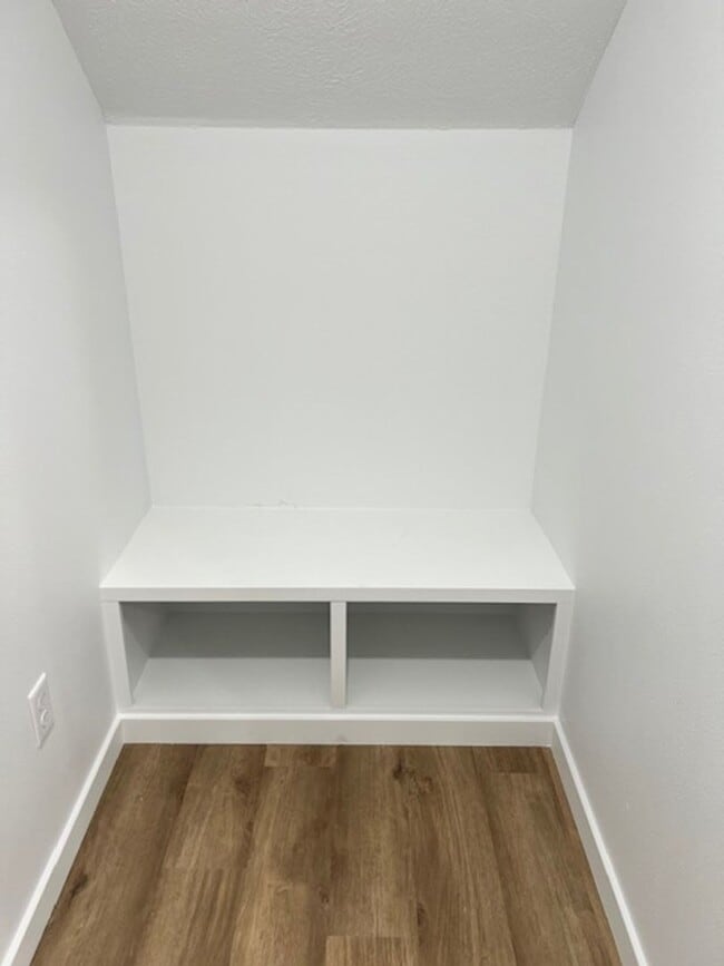 Building Photo - 4 BR HOME IN NIXA!