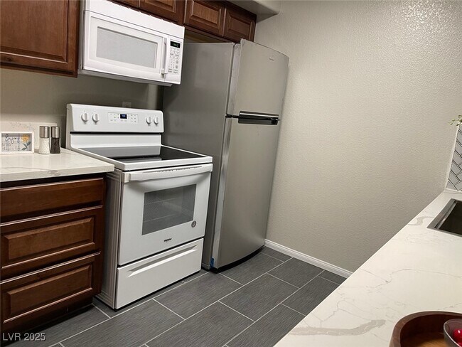 Foto del edificio - 2300 E Silverado Ranch Blvd