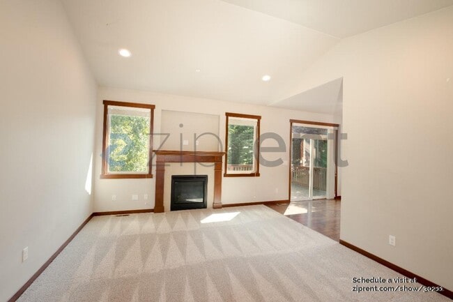 Building Photo - 15701 Simonds Rd NE