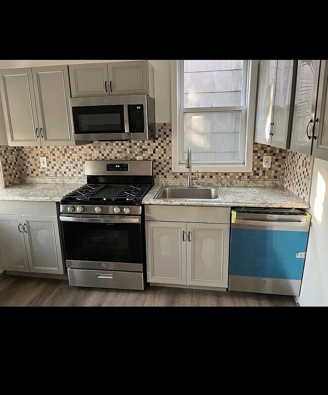 Foto del edificio - 275 Linden Ave