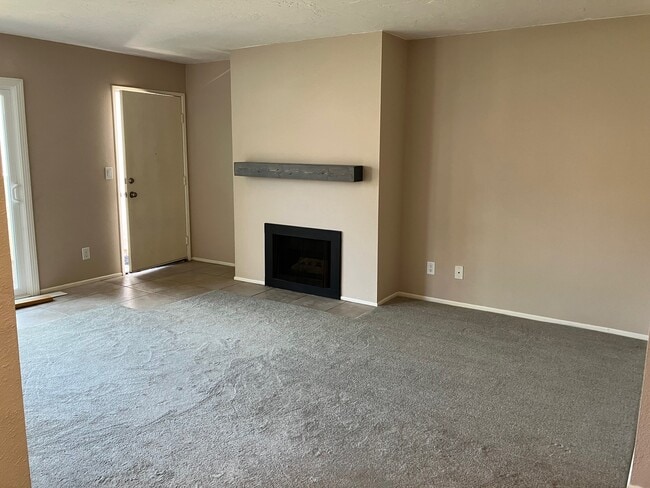 Foto del edificio - 6915 Quail Pl