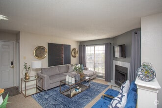 2BR, 2BA - 996SF - B2 Model - Laurel Heights at Cityview