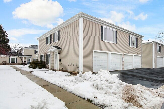 Foto del edificio - 1561 Quaker Ln