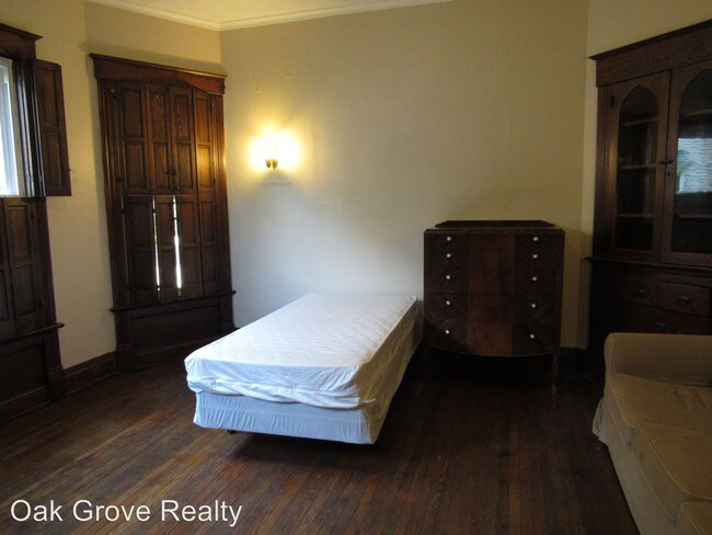 Foto del edificio - 731-733 Wayne Ave