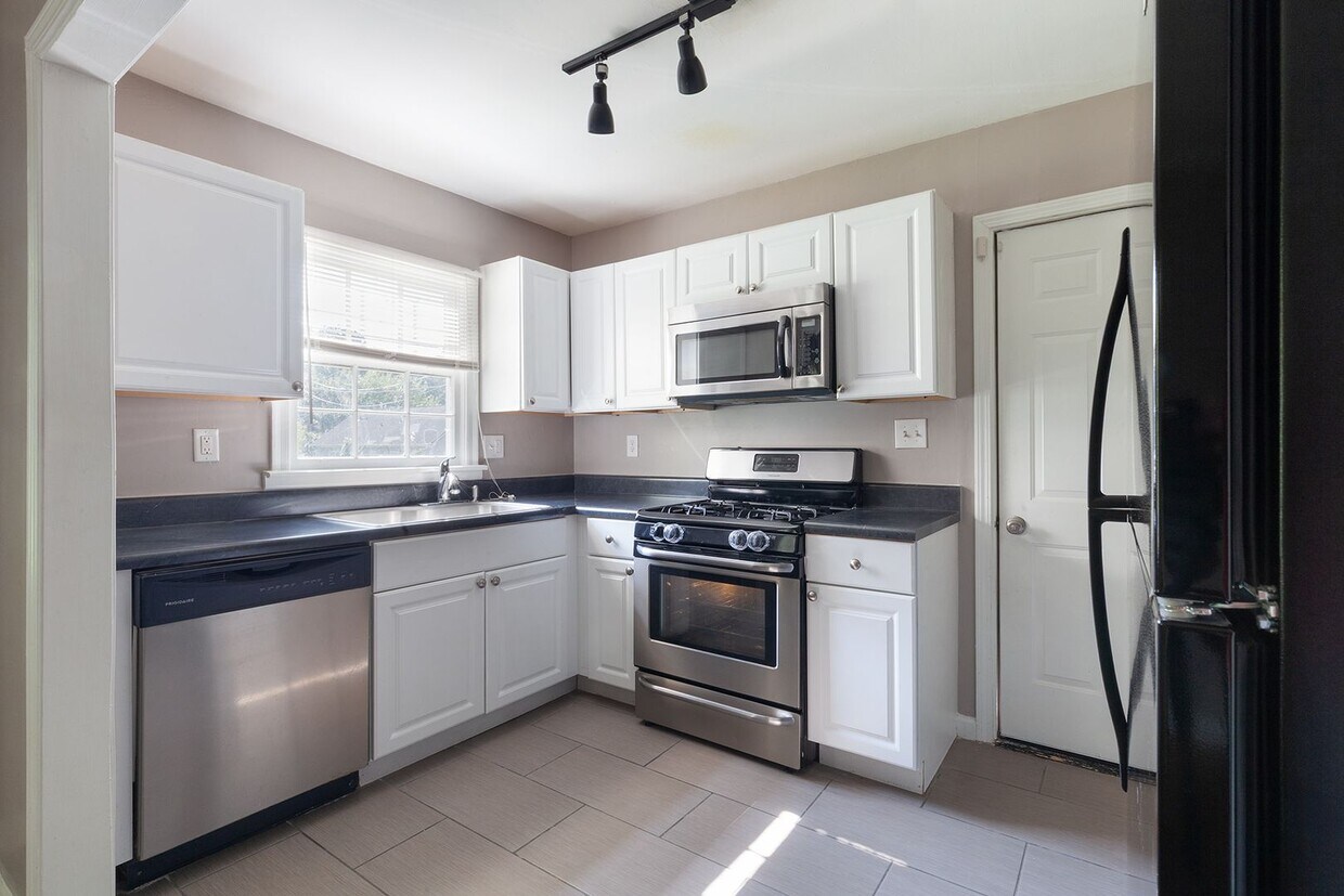 Foto principal - Charming Renovated Bungalow in Grove Park ...