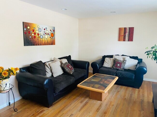 Foto del edificio - 10051 Melody Dr