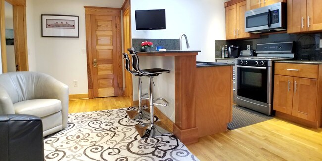 Island Seating - 139 Bryant St