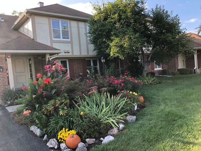 Foto del edificio - 1288 N Streamwood Ln