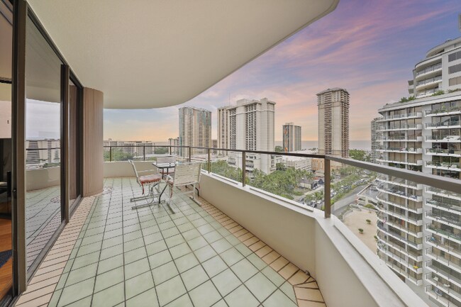 Building Photo - 1910 Ala Moana Blvd