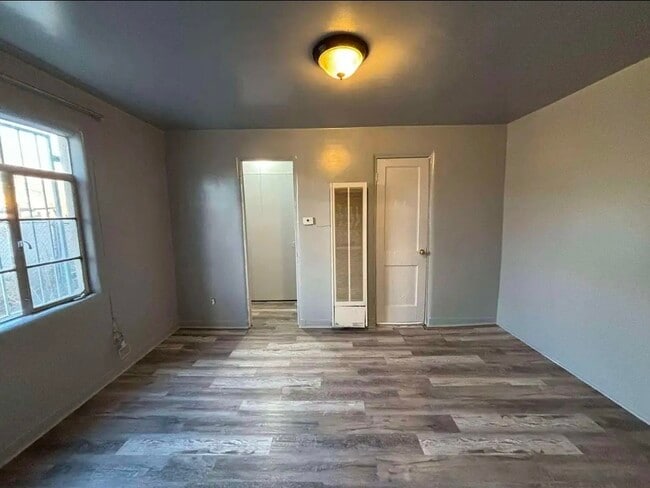 Building Photo - 242 Wisconsin St NE