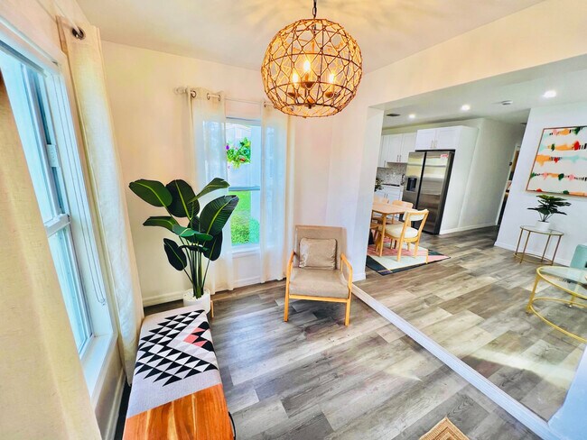 Foto del edificio - 660 NE 57th Ct