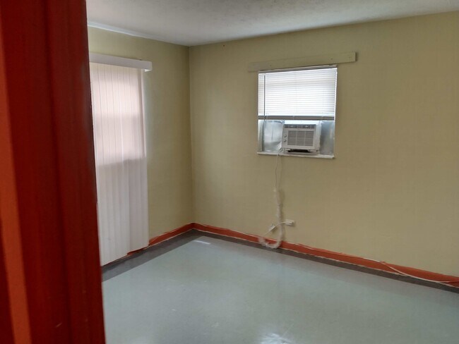 Building Photo - 423 N Cocoanut Rd