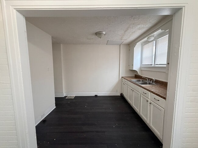 Foto del edificio - 3141 N Park Ave