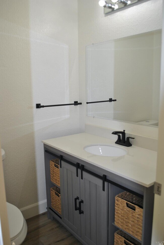 Foto del edificio - 1348 Woodside Ct