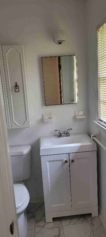 Foto del edificio - 2704 Whispering Pines Rd
