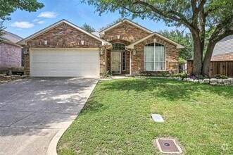 Building Photo - 6720 Day Dr