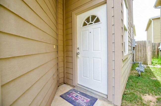 Building Photo - 6406 Waldron Dr