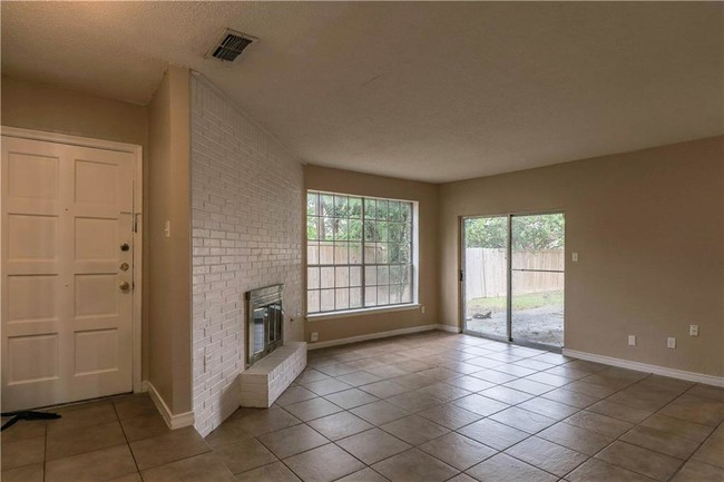 Building Photo - 11349 Quail Run St