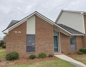 Building Photo - 16 Upton Ct Dr