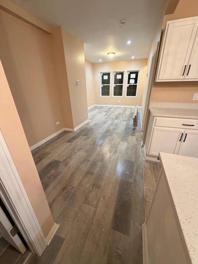 Foto del edificio - 6741 S Bishop St