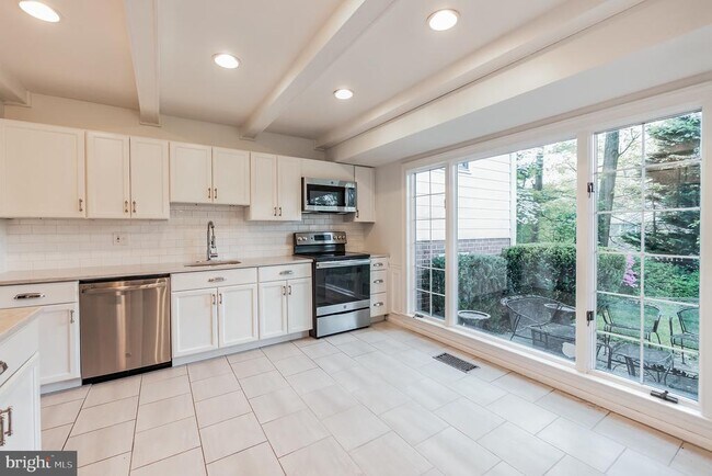 Building Photo - 6704 Buttermere Ln