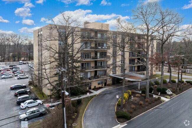 Foto del edificio - Chestnut Place Condos