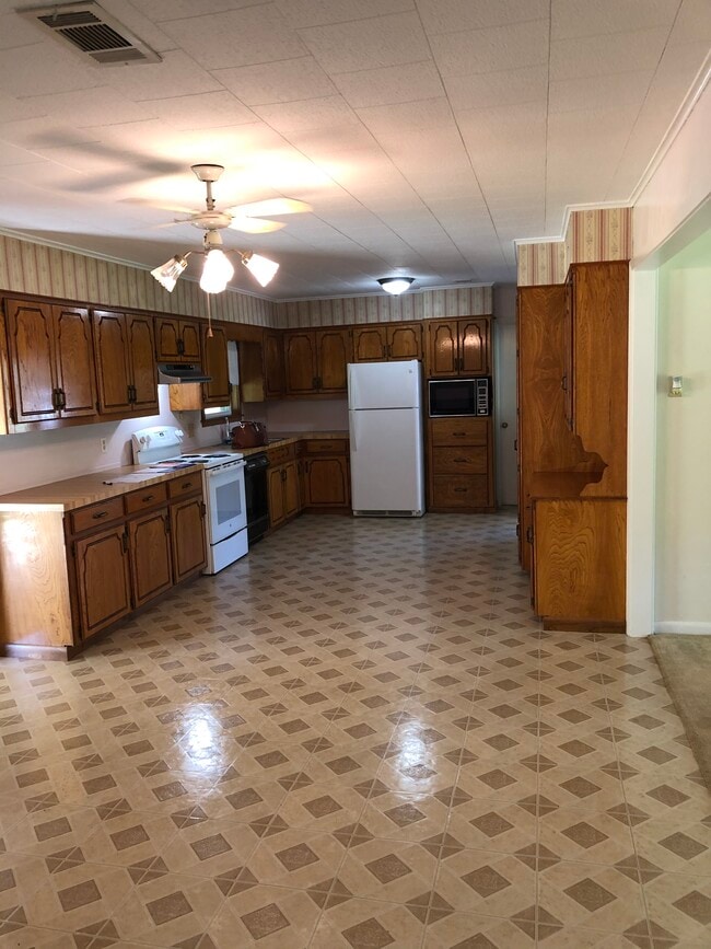 Building Photo - 304 Sunny Hill Dr