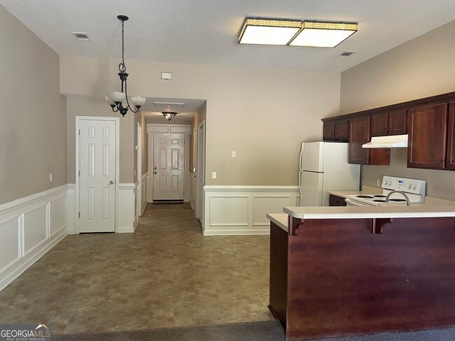 Building Photo - 140 Auburn Cir