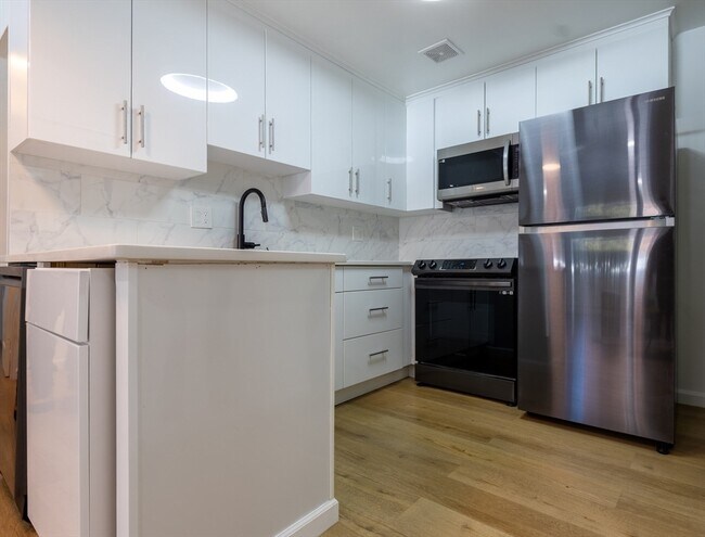 Foto del edificio - 186 Lexington St