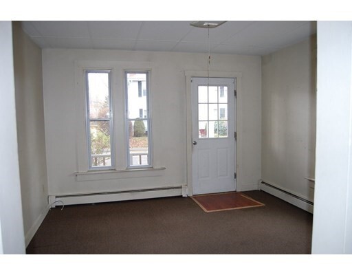 Primary Photo - 11 Pleasant St