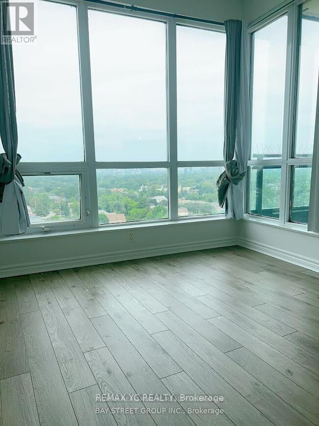 Building Photo - 18 Holmes Ave