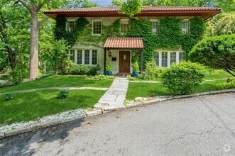 Building Photo - 61 Colonial Ave