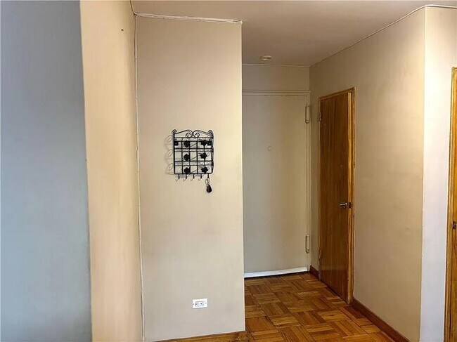 Foto del edificio - 2299 E 13th St