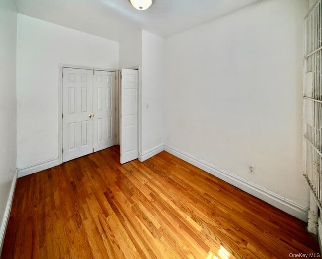 Foto del edificio - 211 W 88th St