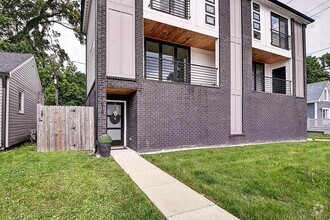 Building Photo - 1018 N Newman St