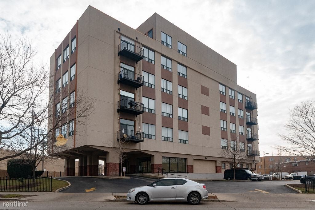 Primary Photo - 2451 W Touhy Ave
