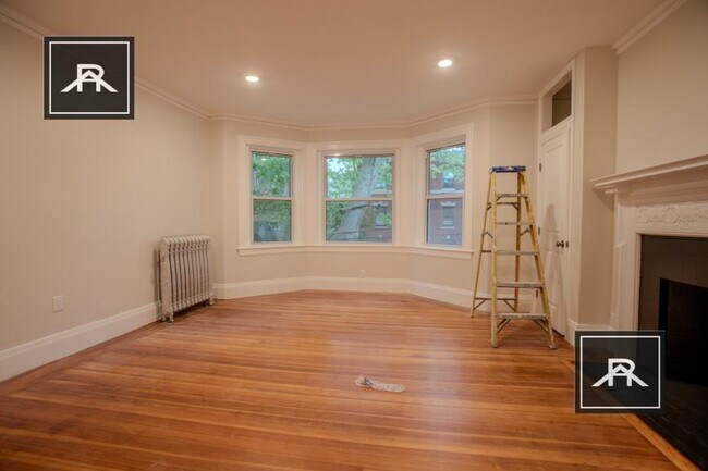 Building Photo - 3 bedroom in Brookline MA 02446