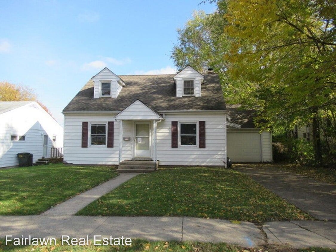 1002 N Busey Ave, Urbana, IL 61801 House Rental in Urbana, IL