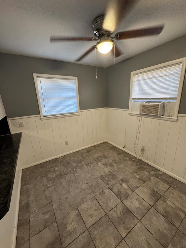 Foto del edificio - 2218 E 11th St