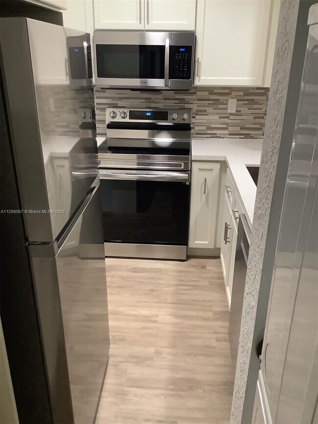 Foto del edificio - 3178 Hibiscus St