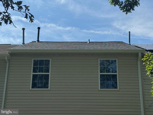 Foto del edificio - 8216 Dellwood Ct
