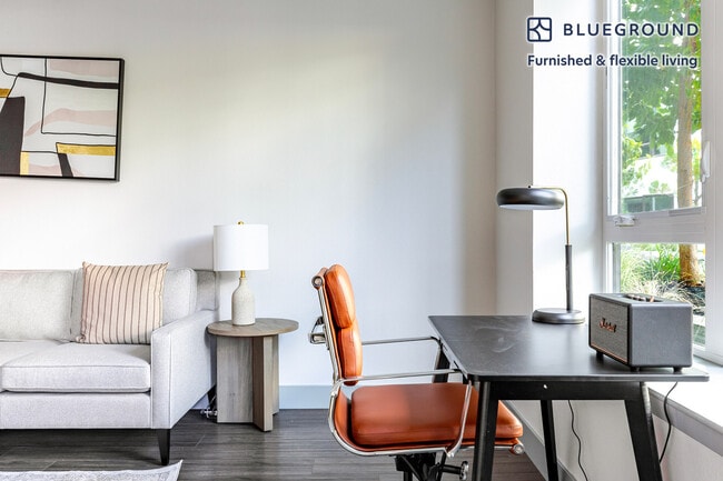 Foto del edificio - 1800 Lacassie Ave