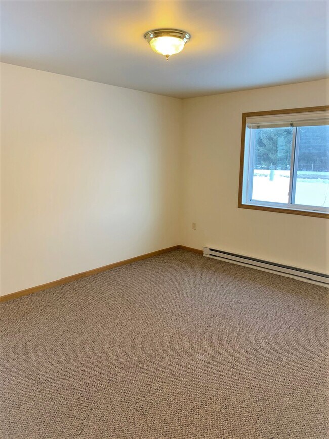 3418 Gateway Dr Unit 2, Eau Claire, WI 54701 Apartments in Eau Claire