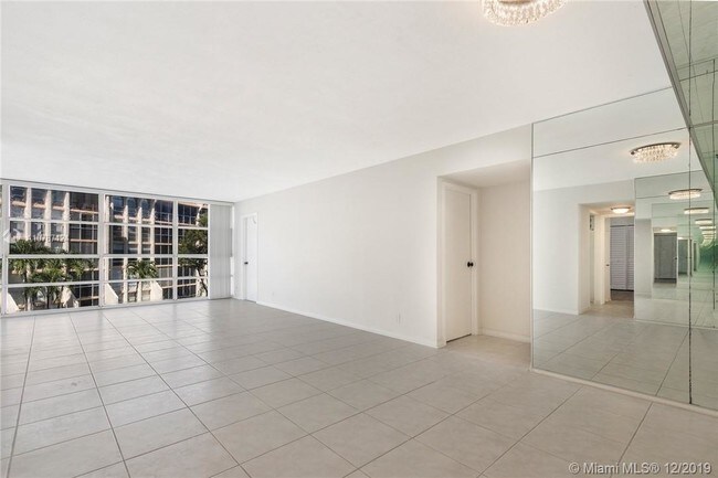 Foto del edificio - DE SOTO PARK CONDO