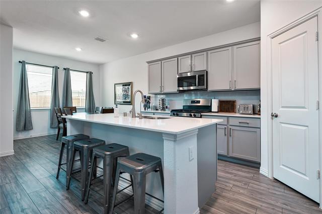 Foto del edificio - 635 Beltrand Ln