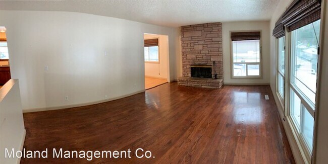 Foto del edificio - 4 br, 3 bath House - 4033 S Schafer Rd